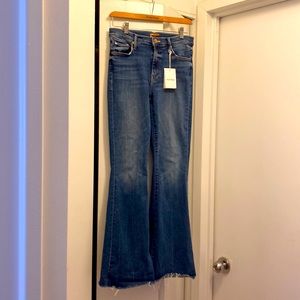 Mother Jeans The Weekender Fray in Walking On Coals, Size 27